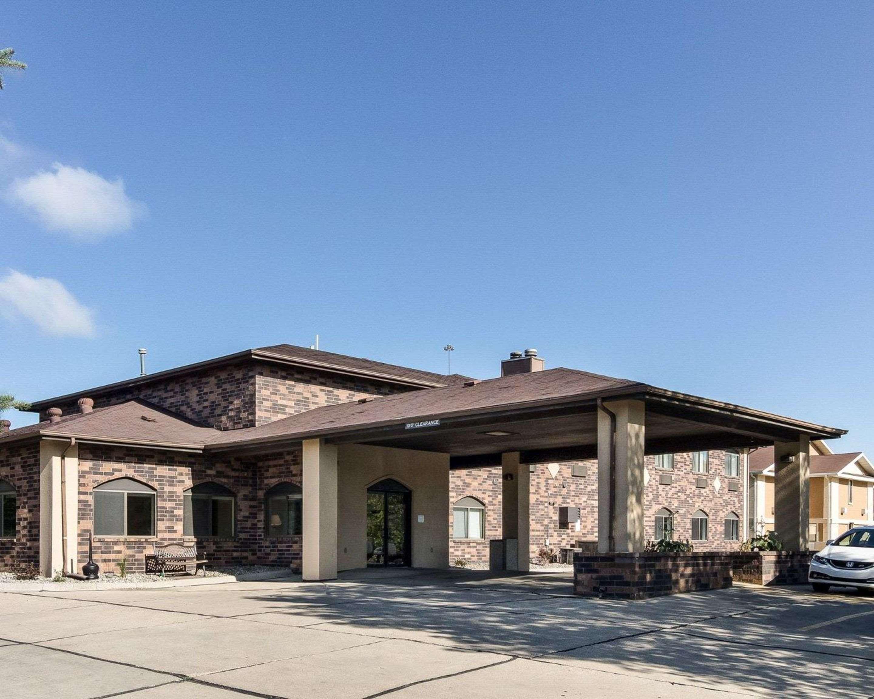 Quality Suites Near West Acres Фарго Экстерьер фото