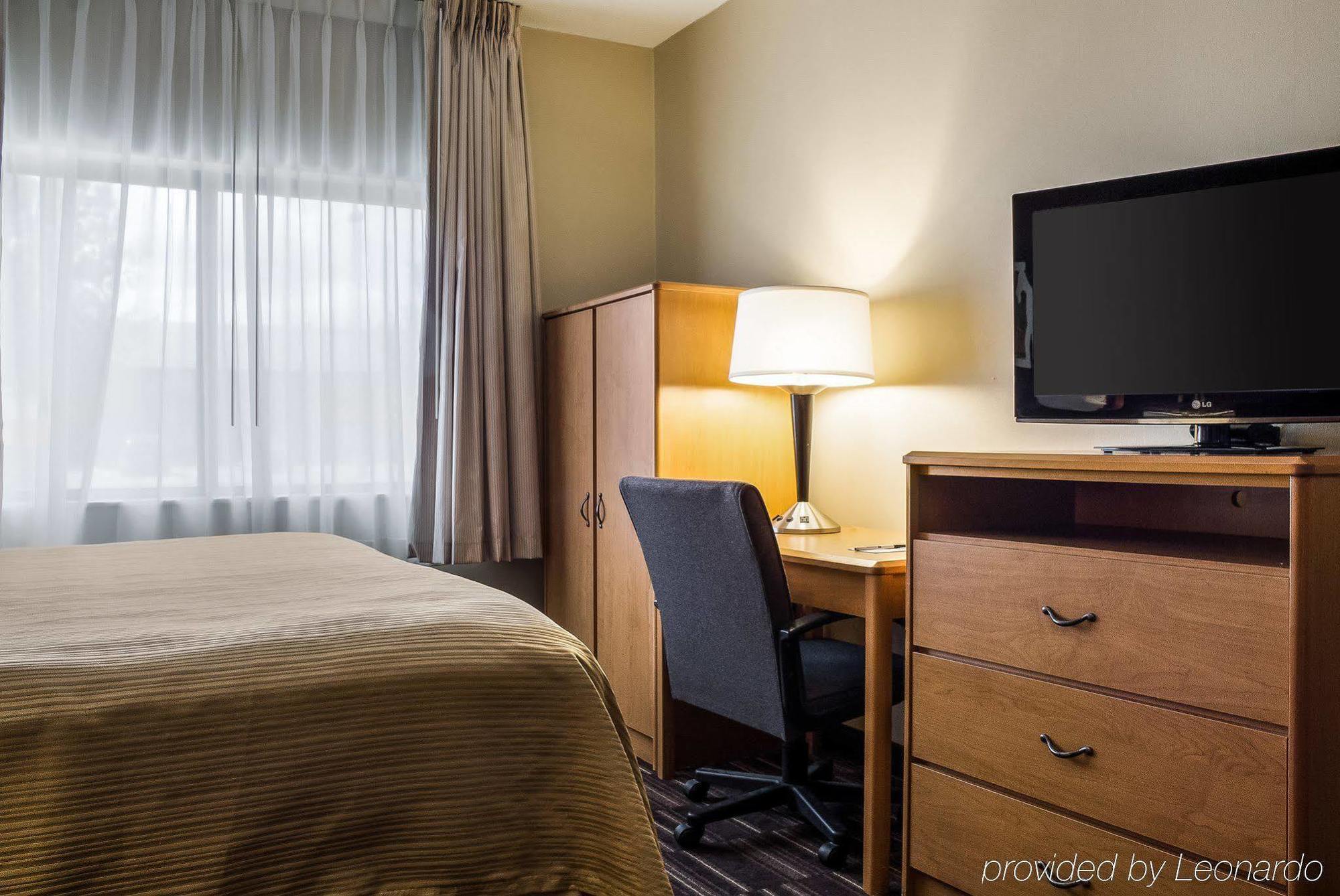 Quality Suites Near West Acres Фарго Экстерьер фото