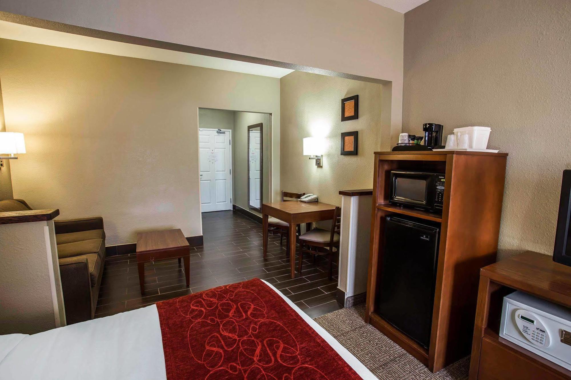 Quality Suites Near West Acres Фарго Экстерьер фото